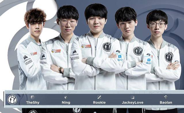 在现代足球 在现代足球