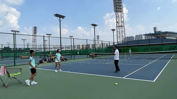 也展示了他 也展示了他