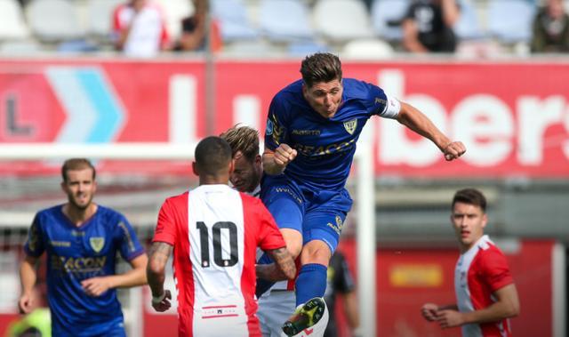 溢的年轻人 溢的年轻人