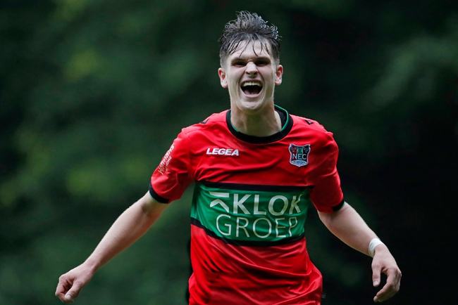 在他的带领 在他的带领