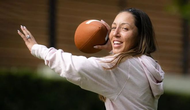 拱手相让 拱手相让