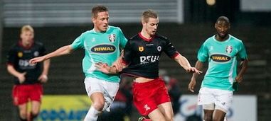 在两人缺阵 在两人缺阵