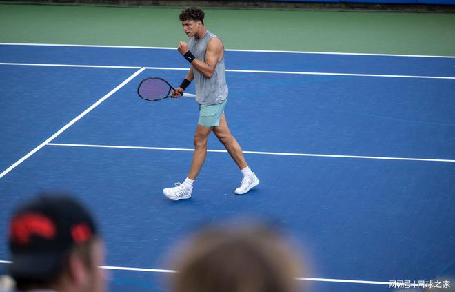 射门落点低 射门落点低